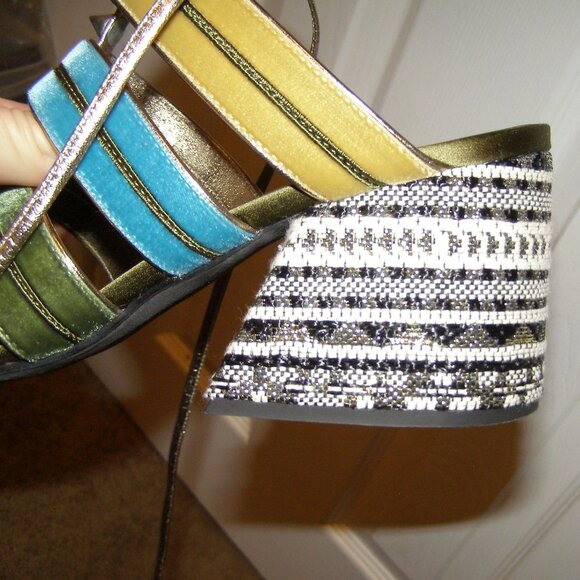 size 39 Arvid Yuki Shy Colorful Jewel Tones Velvet and Leather Block Heel Sandal - Picture 13 of 16